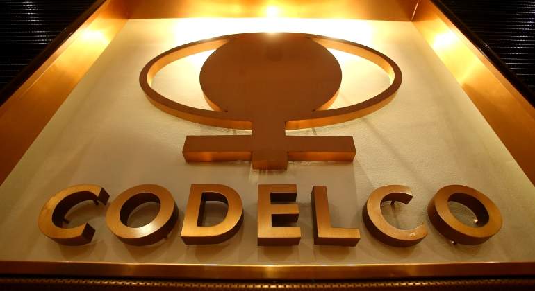 Codelco suspende servicios de empresas contratistas